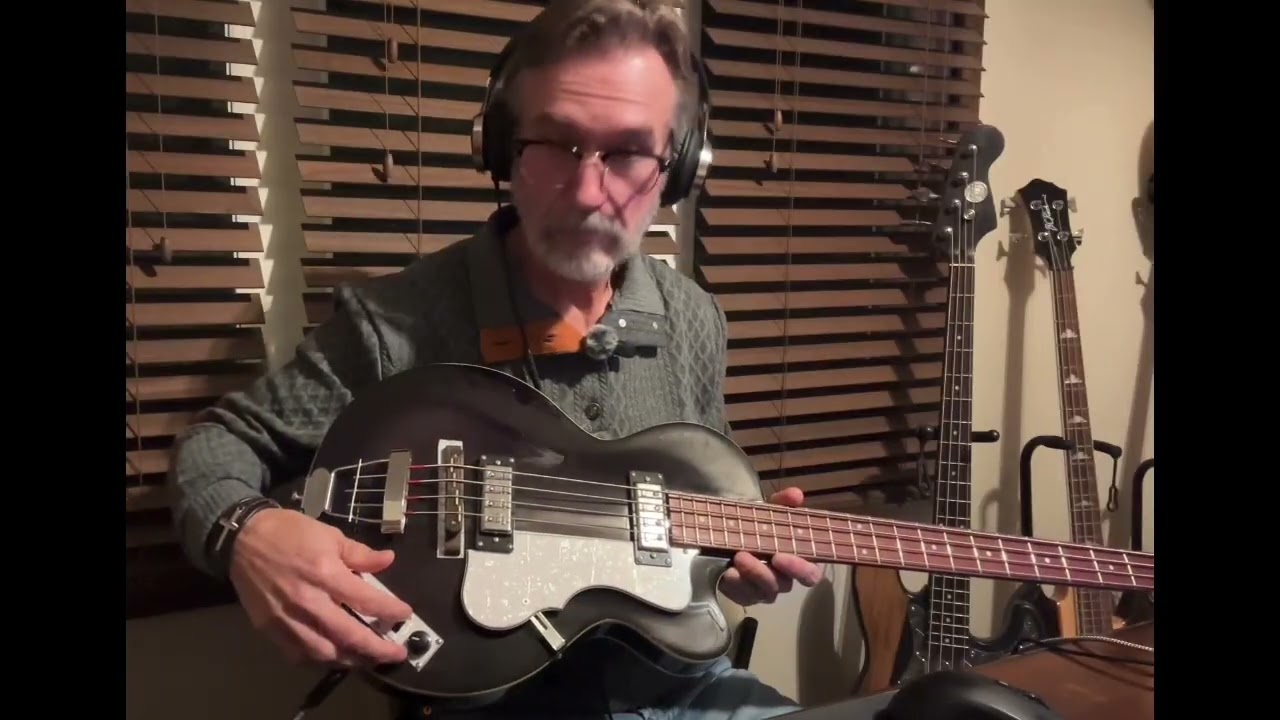 Short Scale Bass Review: Hofner Ignition Club Bass in Black