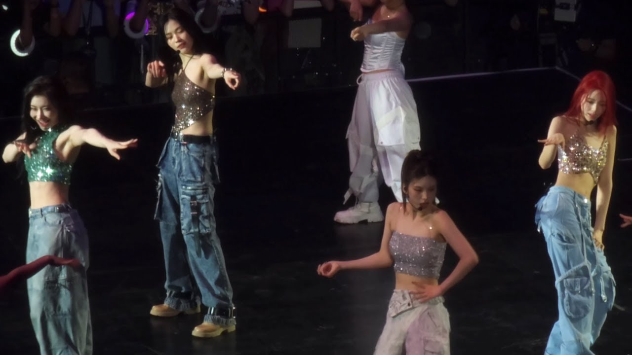 ITZY 'BORN TO BE' in Singapore - UNTOUCHABLE/Gas Me Up/Dynamite | 240406 있지 싱가포르 콘서트 직캠 4K60FPS