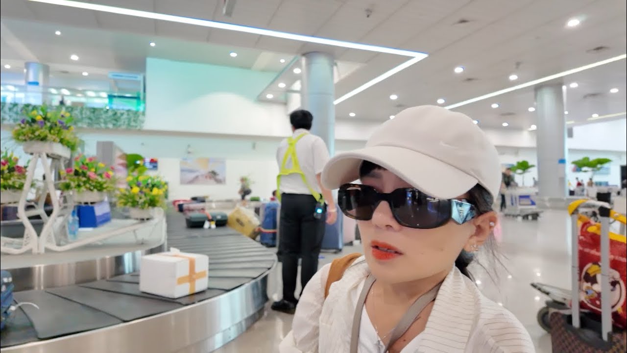 H&agrave;nh Tr&igrave;nh Ut Mini Về Lại Việt Nam C&oacute; Nhiều Cảm X&uacute;c. || Ut Mini. 