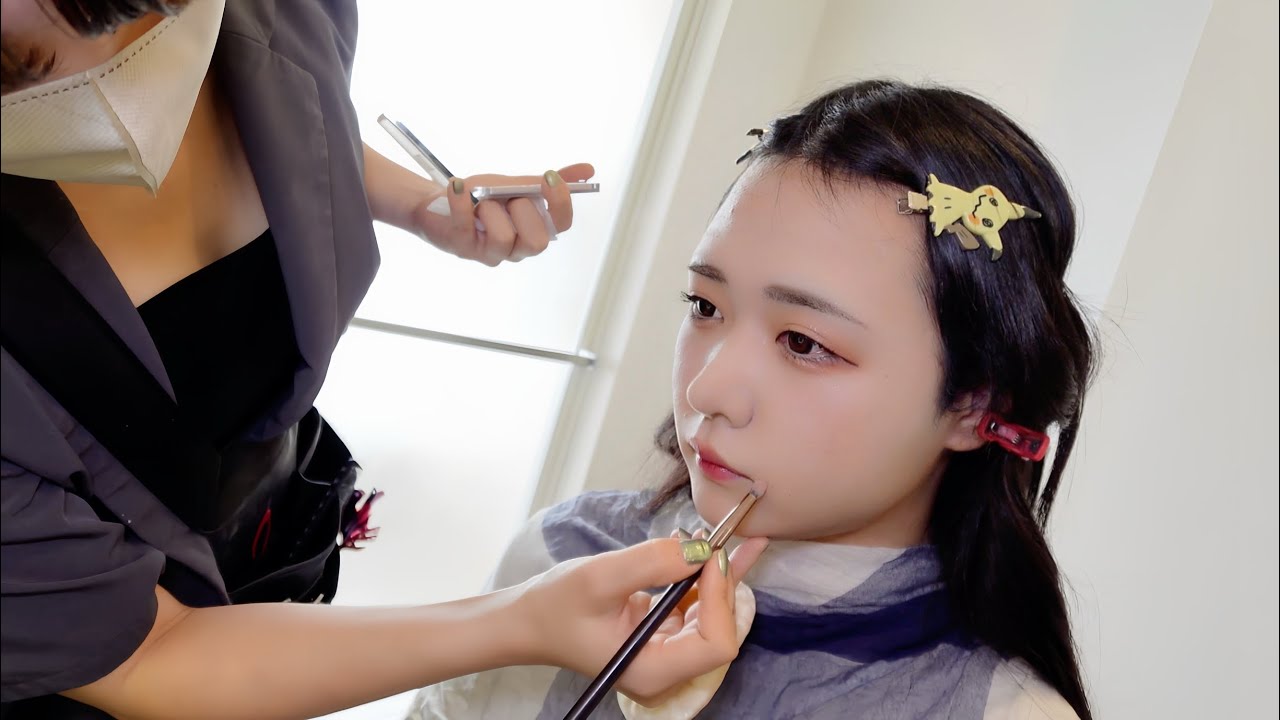 【初めてプロに女装メイクしてもらったら超絶美人に大変身したwww】