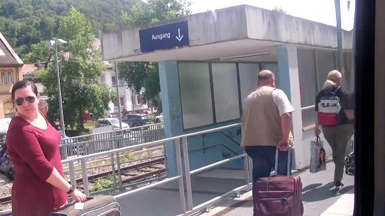 RE 14a Von Stuttgart  hbf Rottweil Bahnhof Einfahrt von Sulz Neckar Bahnhof Ausfahrt bis Rottweil Ba