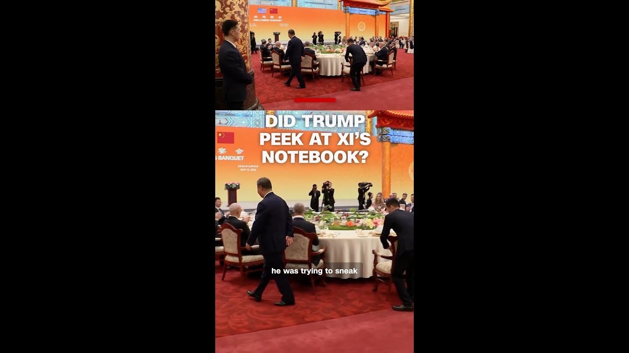 В интернете считают, что Трамп подсмотрел в записной книжке Си Цзиньпина.