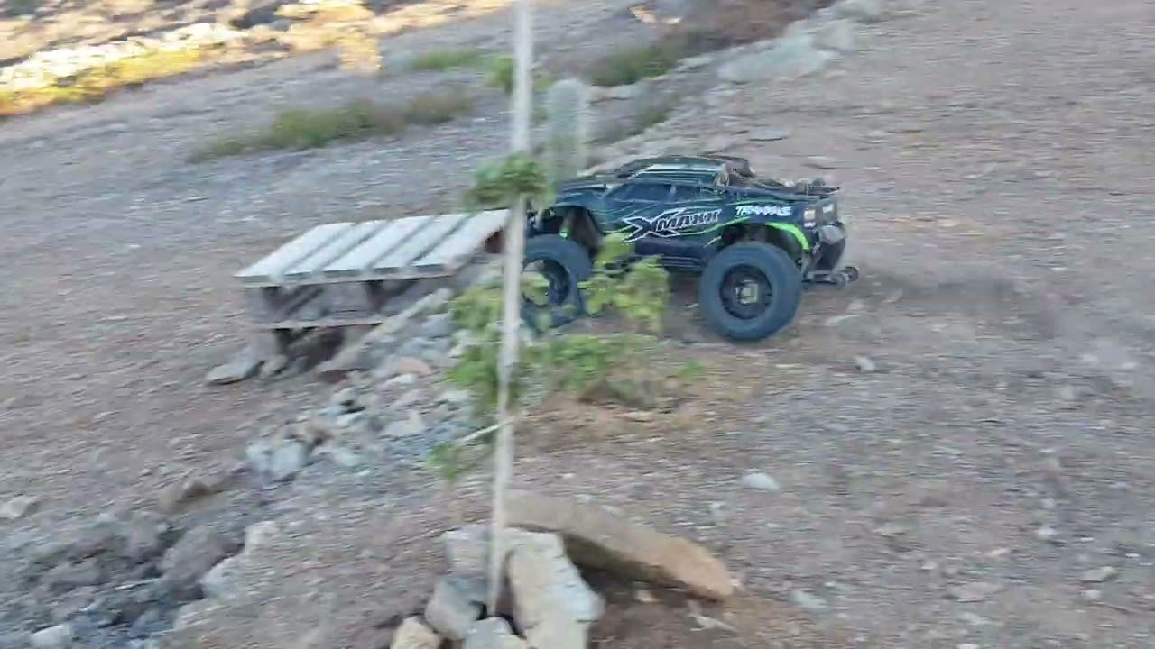 XMAXX MAX5 800KV 6S+8S mountain bashing!!!