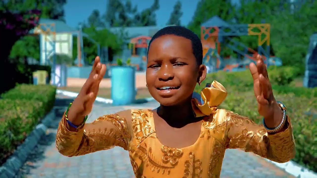 CLARITY MSEMWA SONG STAKUACHA BWA (OFFICIAL VIDEO) 