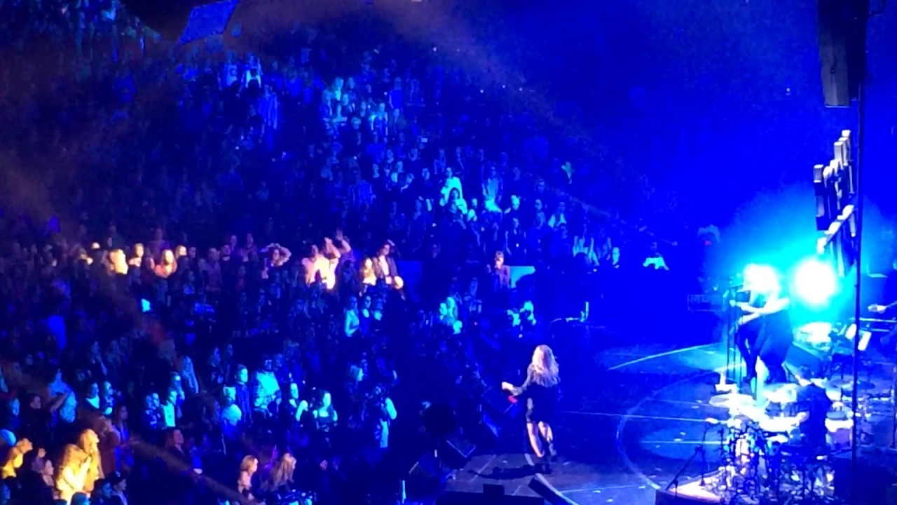 Ellie Goulding Anything Could Happen Jingle Ball Chicago 12-14-16