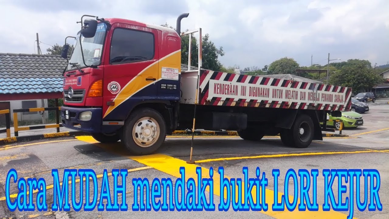 Mendaki Bukit LORI KEJUR(kelas E)
