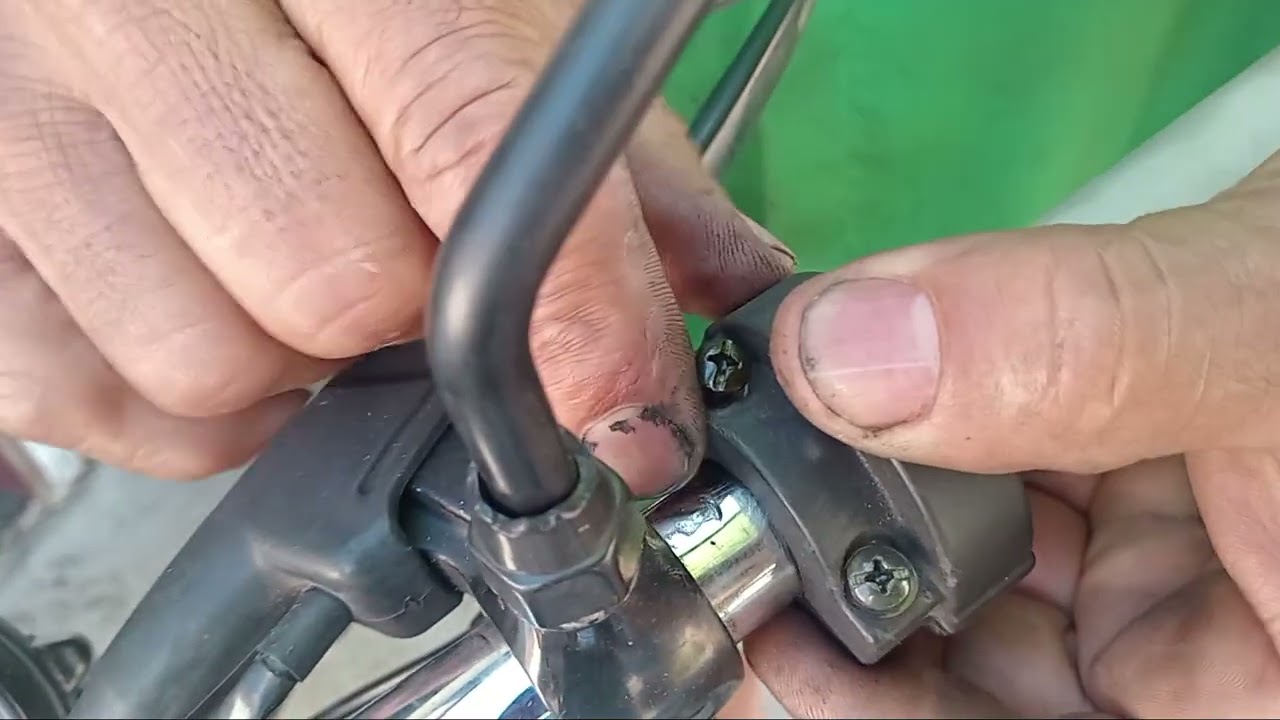 Como realizar a troca da roldana do acelerador da Honda Fan CG 125/150 CC.