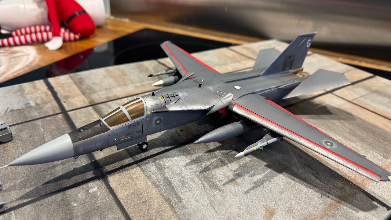 Взрывной полет! FB-111X «Ghostvark» — бомбардировщик нового поколения. Hasegawa, масштаб 1/72.