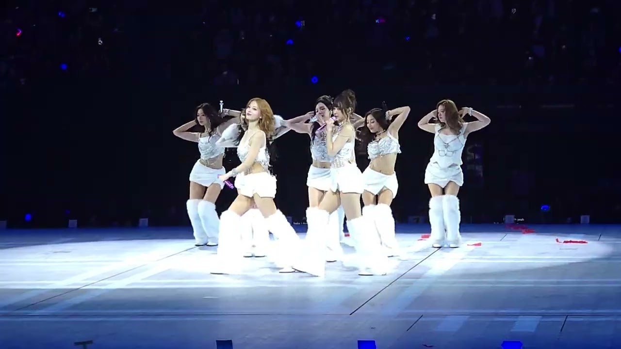 260307 | Moonlight Sunrise (2) | (4K) TWICE “THIS IS FOR” 6th World Tour | Hamilton Night 2 |