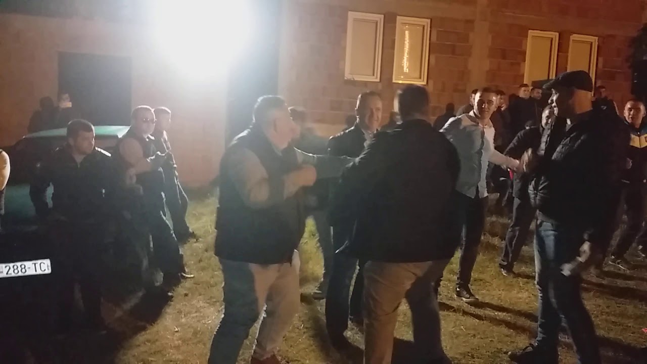 Veridba Elovo -dremka mi se dremi-(grupa unikati)