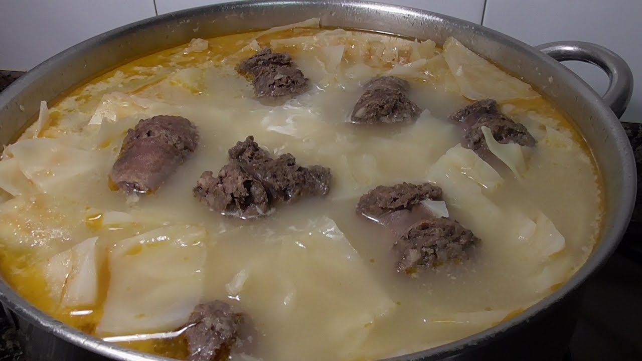 repollo con cocido de garbanzos y morcilla