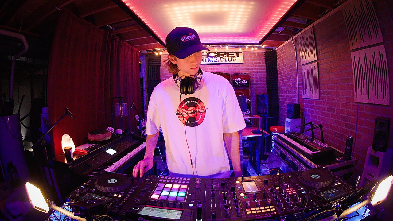 I Threw a NYE Party in my Basement Studio (Type Mix) | SECRET ANIME CLUB