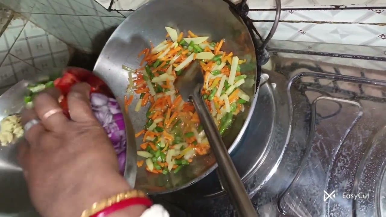আজ ডিম চাউমিন বানিয়ে ফেল্লাম ভালো লাগলে লাইক দিবেন ষ#viralvideo #howtomakecakecreamathome 