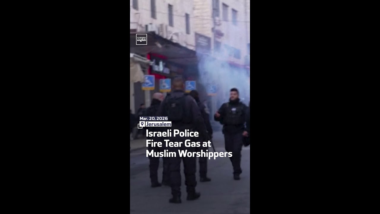 Israeli Police Fire Tear Gas At Muslim Worshippers