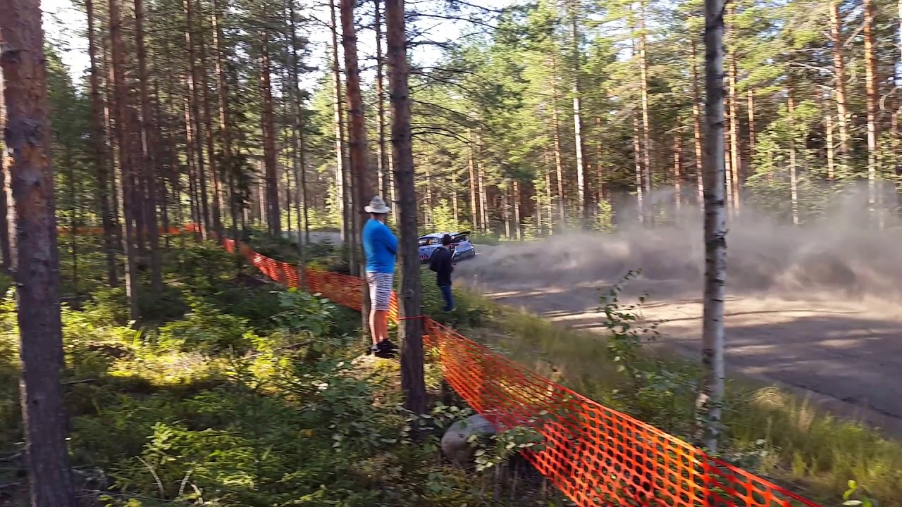 Hayden Paddon (Hyundai i20 WRC) Drift - WRC Rally Finland