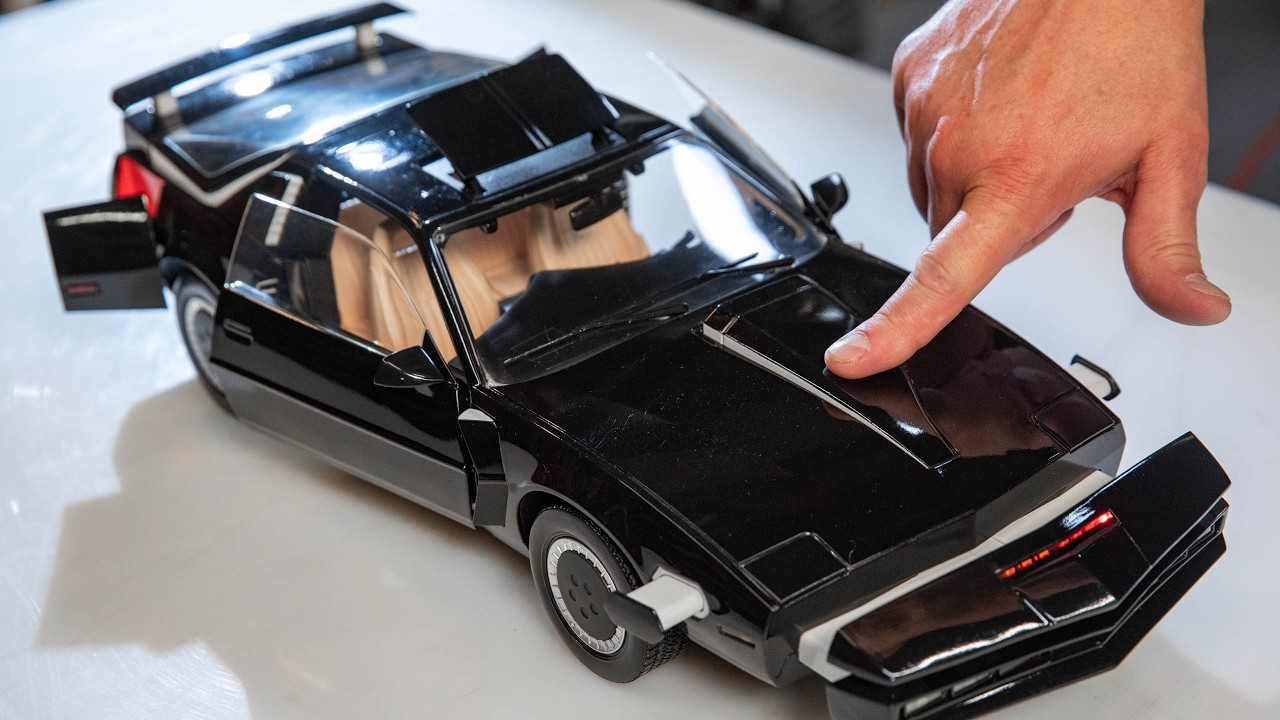This KITT From Knight Rider Actually Transforms!