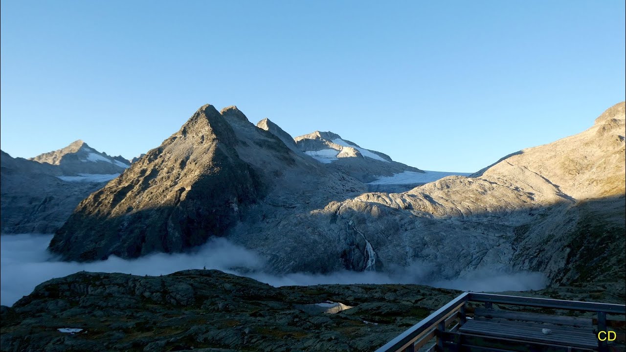 Rifugio ai Caduti dell'Adamello e Cima Lobbia Alta