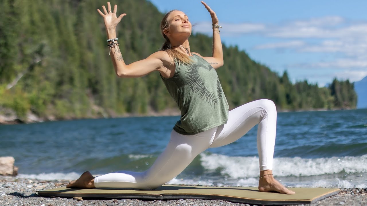 15 Min Yoga To Feel Your Best | Give Yourself The Gift Of Yoga 🎄
