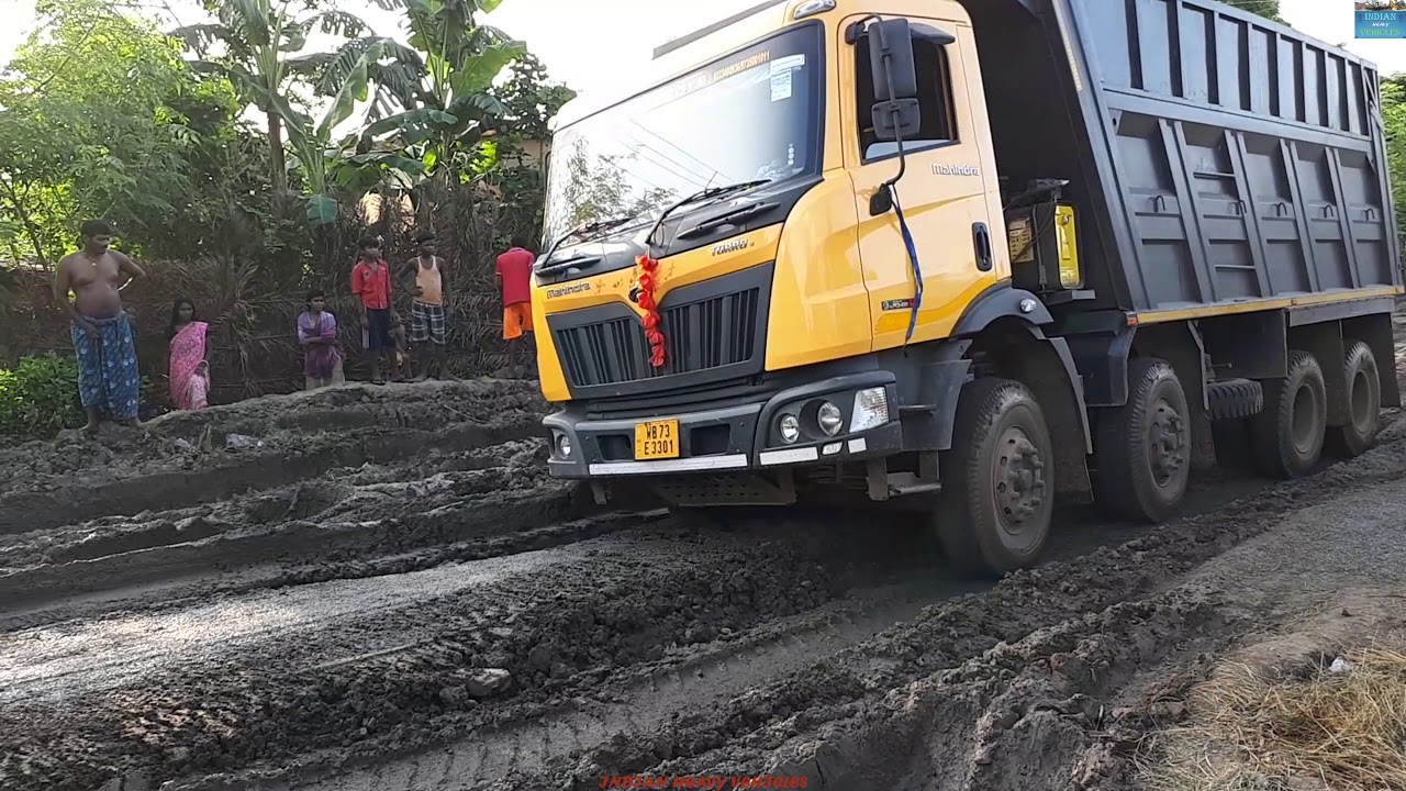 Power Of 3118 Mahindra 12 Wheeler Hyva Truck On Mud Road | Indian Heavy Vehicles.