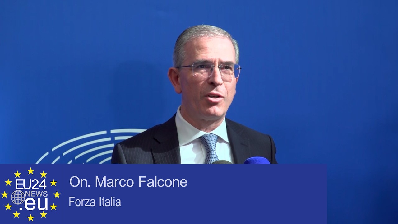 Casa, Falcone: 