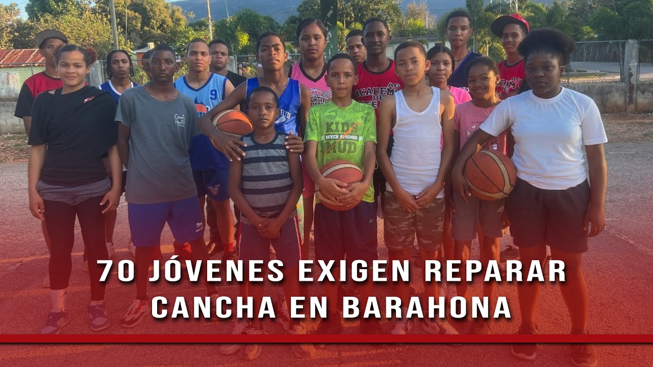 70 niños y adolescentes reclaman al Miderec reparación de cancha de baloncesto, en Barahona