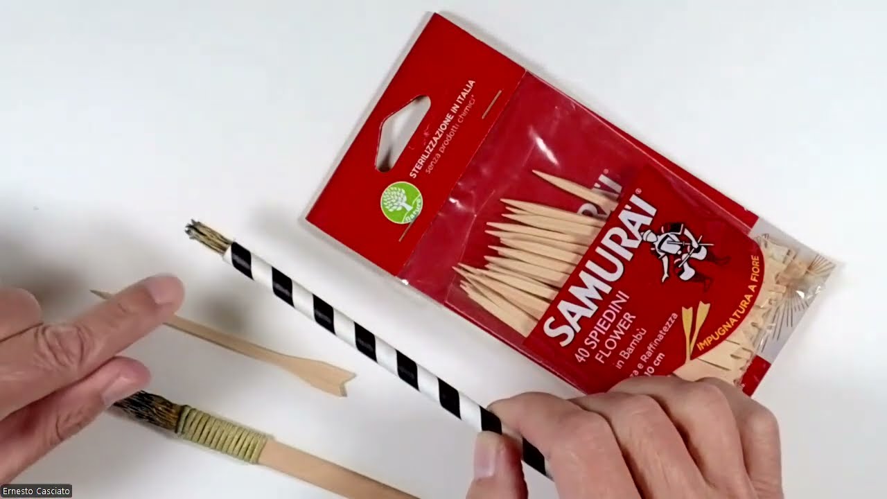 Strumenti calligrafici inusuali a saggina ed a stecchini di bambù