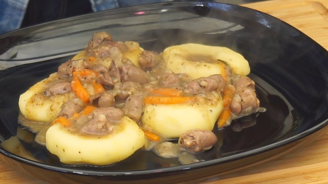 Kluski śląskie  w sosie z serduszek drobiowych