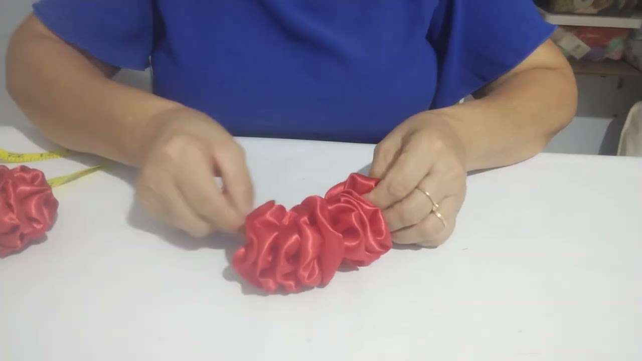 Bolinhas de natal feita com fuxico 