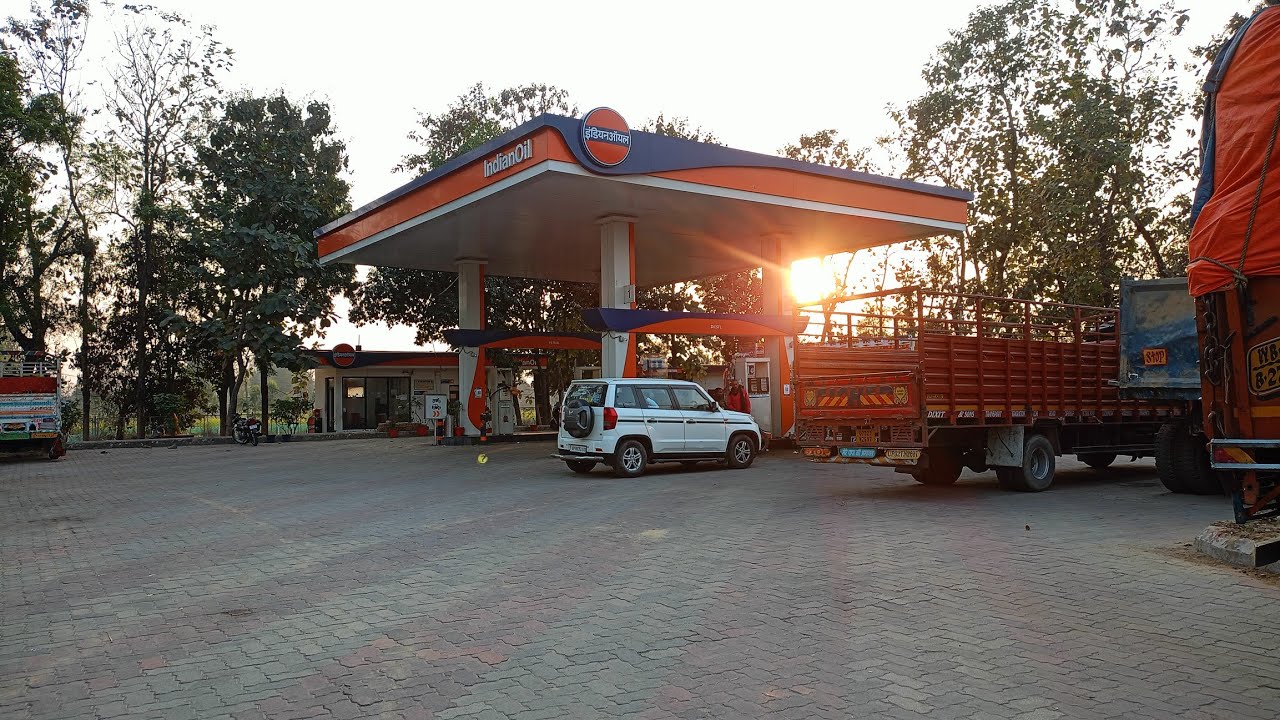 Hamne petrol pump per kya deka 😱