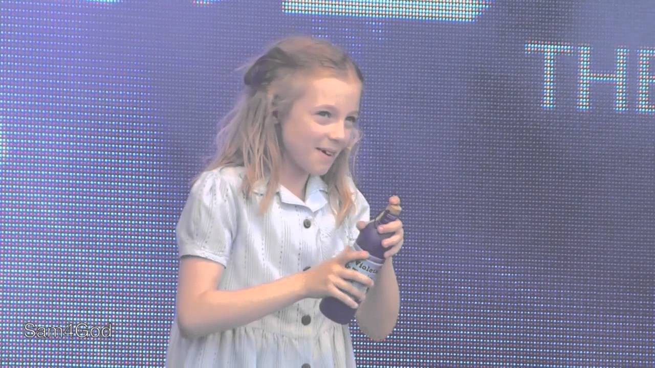 Lottie Sicilia (Matilda) @ West End Live 2014 - Naughty