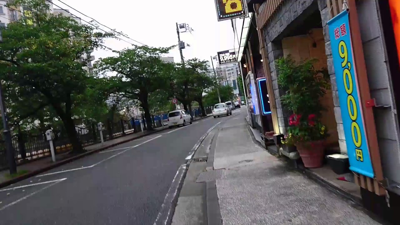 福富町大岡川沿いを歩いて見た。