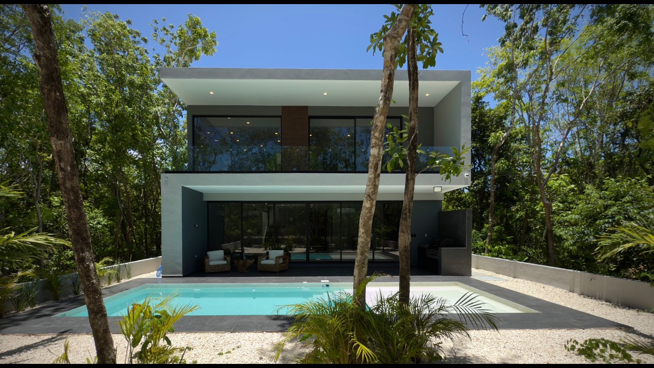 Property tour: 4-Bedroom villa with a pool & private beach club in Xpu-Ha