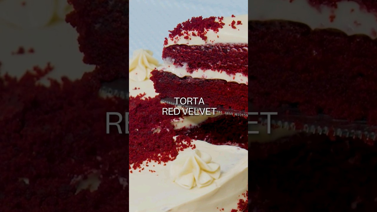 Preparamos una torta red velvet con frosting de queso crema. 😍