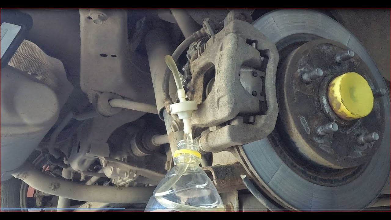 Замена тормозной жидкости Nissan X Trail T 32  1 6 D