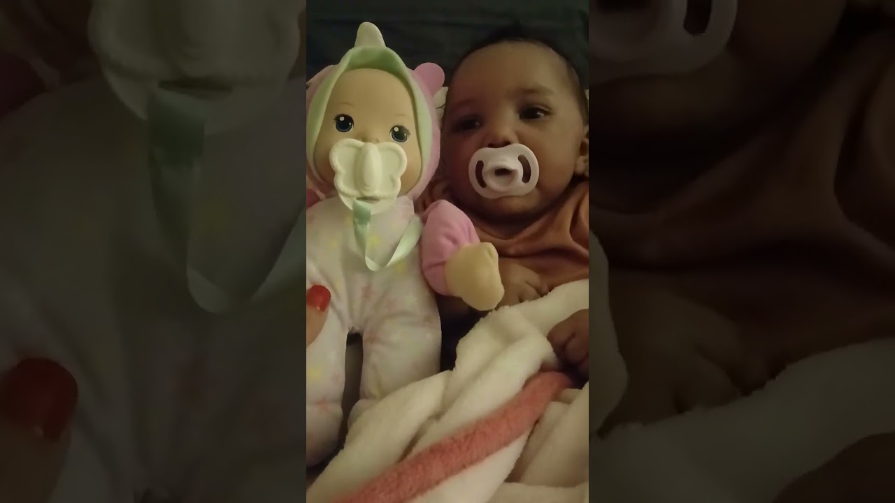 Baby girl having a conversation with her Mama 🩷👣🩷👣🩷👣🩷👣 #baby #youtube @lindaLFamily9891 🤍✨️