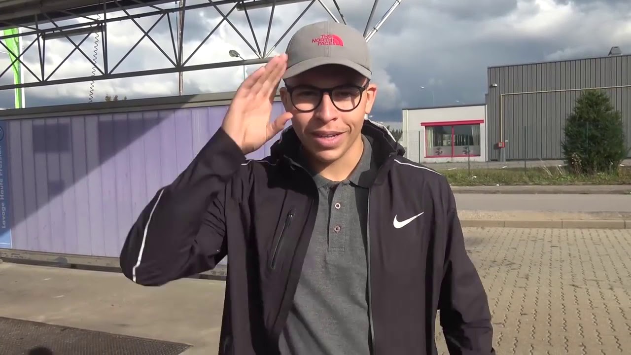 RAZMO! JE SUIS EMBAUCHÉ A LA STATION DE LAVAGE !
