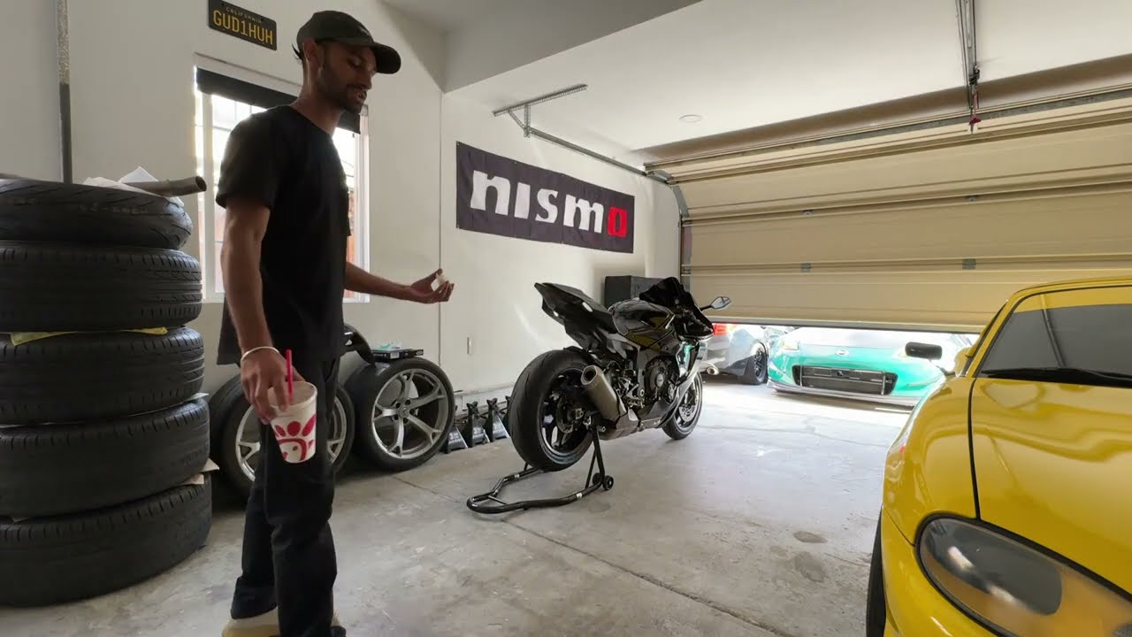 2020 YAMAHA R1 AKRAPOVIC LINK PIPE INSTALL!