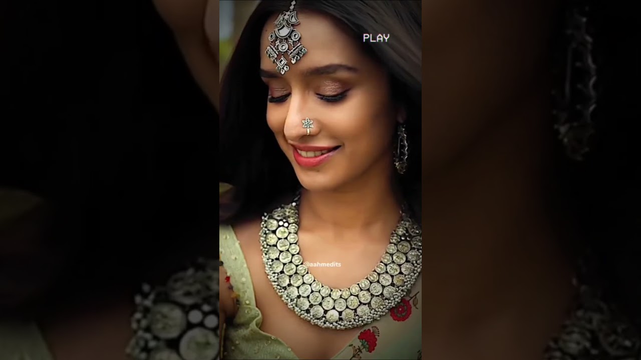 actress got banned by Karan Johar 