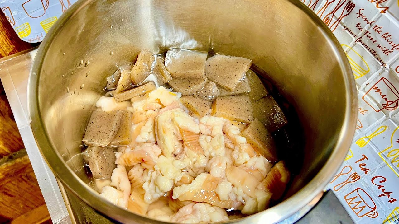 この煮込み食べたら他の煮込みが食べられなくなる...