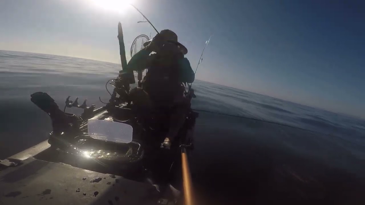 Doblete de dentones a la misma vez en el kayak, uno en cada caña…