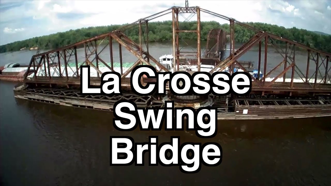 La Crosse Mississippi Swing Bridge in Operation