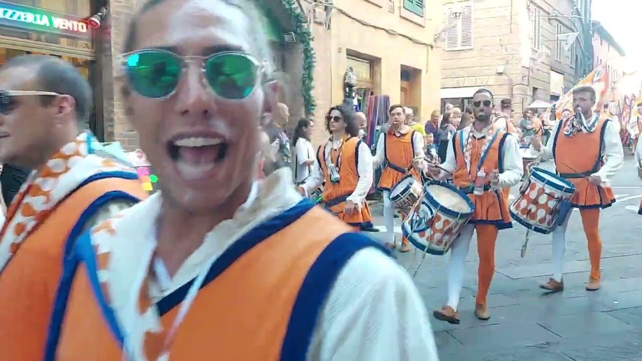 il giro della Vittoria della Contrada del Leocorno