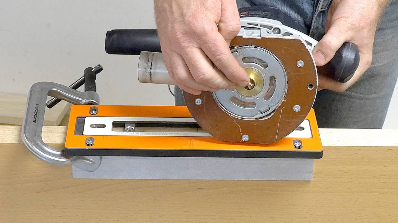 Компактный зажим для замка UJK Technology