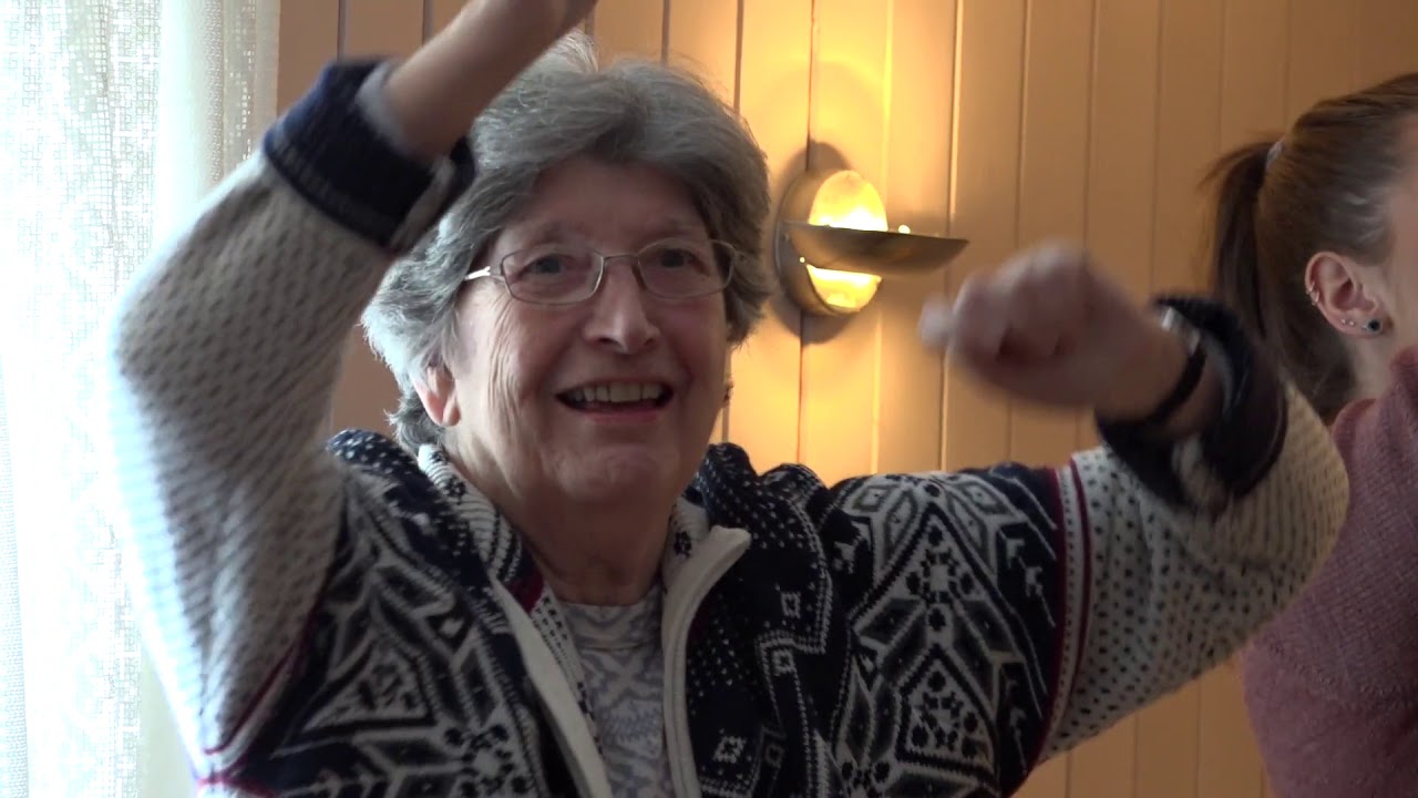 Dagaktivitetstilbud fylt med latter, sang og glede