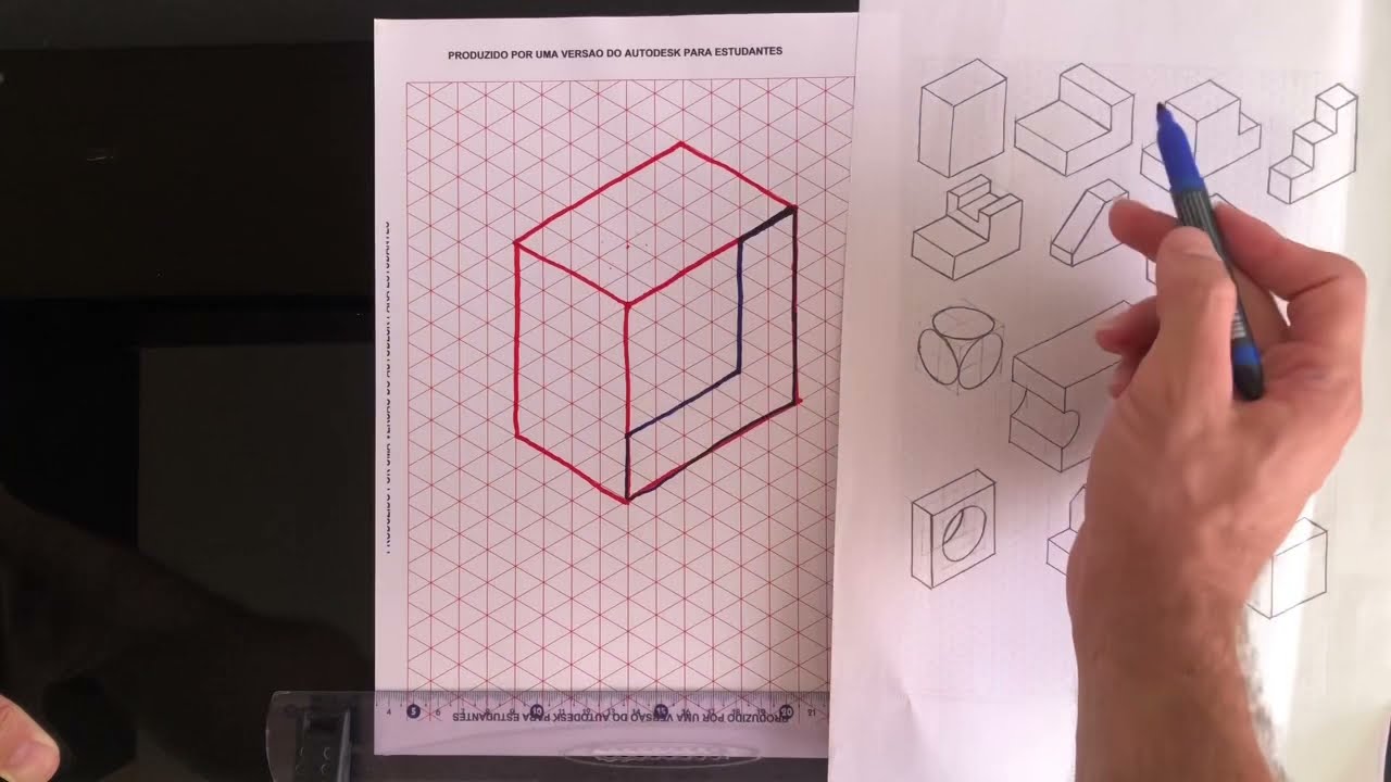 Desenho técnico: Perspectiva Isométrica no papel reticulado isométrico.