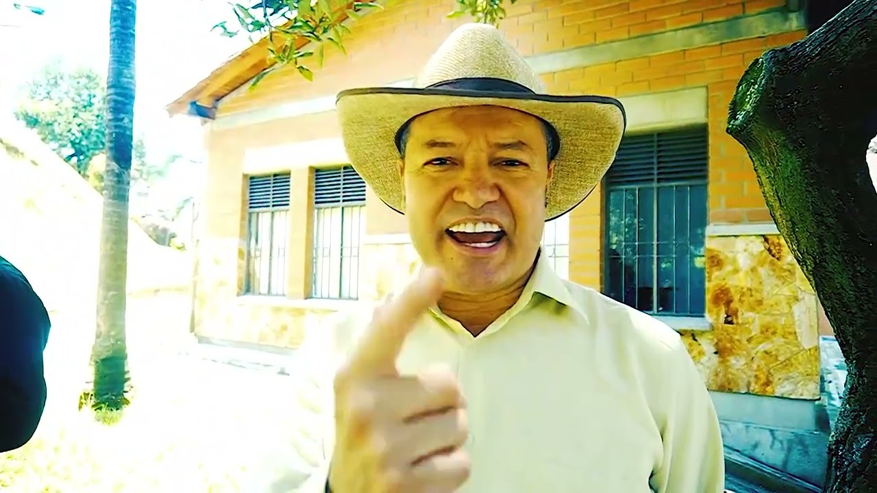 El Cantinero Loco video oficial    Leonardo Marín El Popular Apachurrao