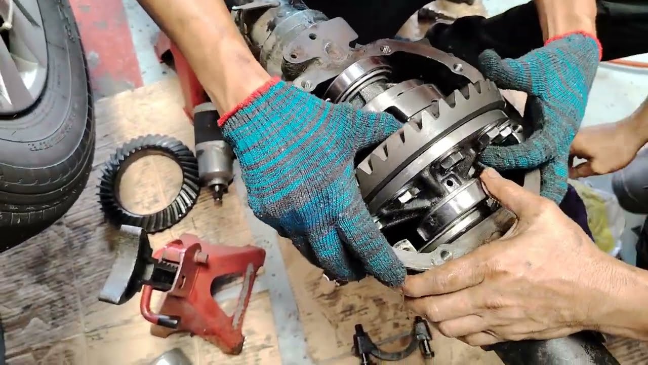 NISSAN NV350 OVERHAUL DIFFERENTIAL, REPLACE PINION RINGGEAR AND BEARING ( MAUGONG KAPAG NANANAKBO