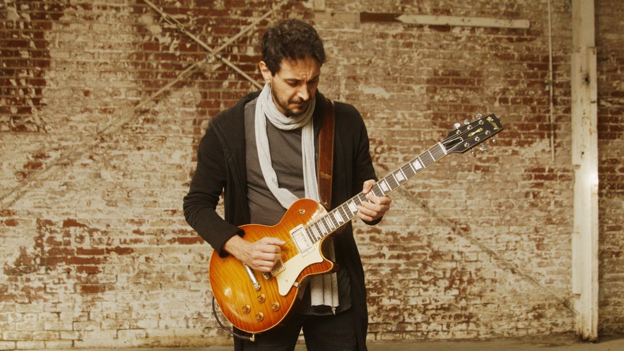 Lineu Andrade Performs with the Heritage Custom Core H-150 Artisan Aged