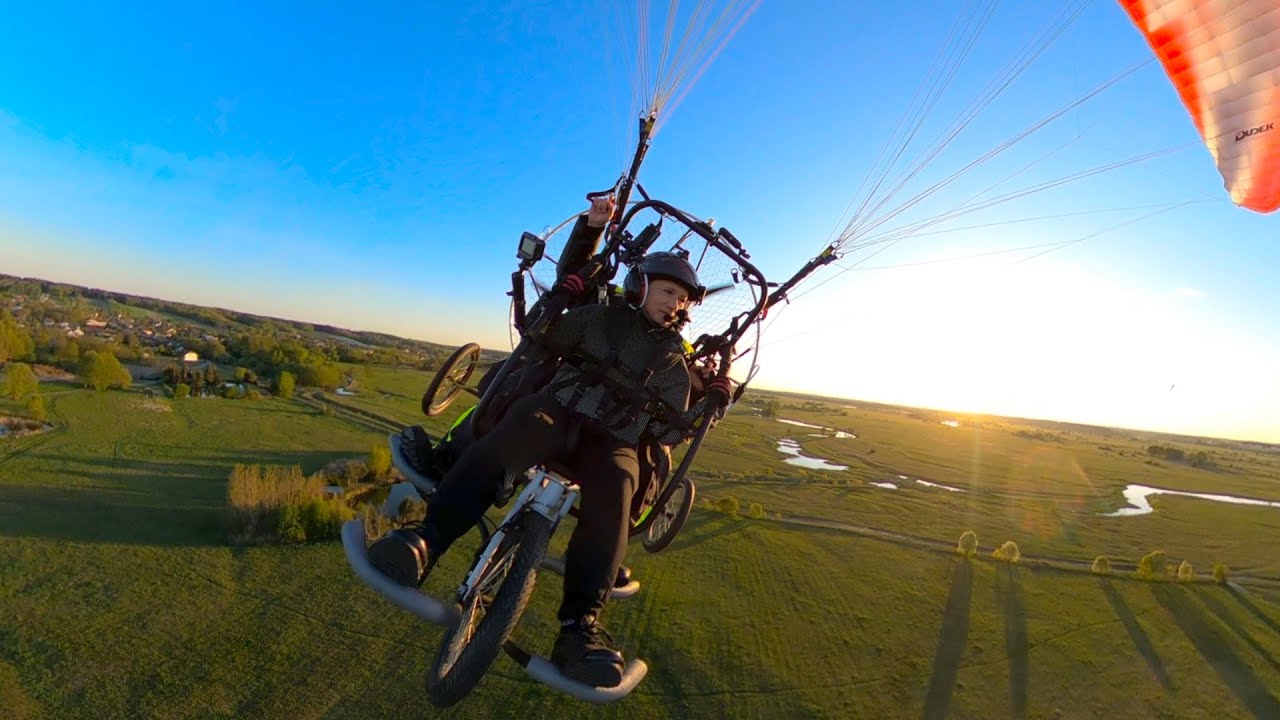 Kwietniowe loty motoparalotniami nad Pilicą