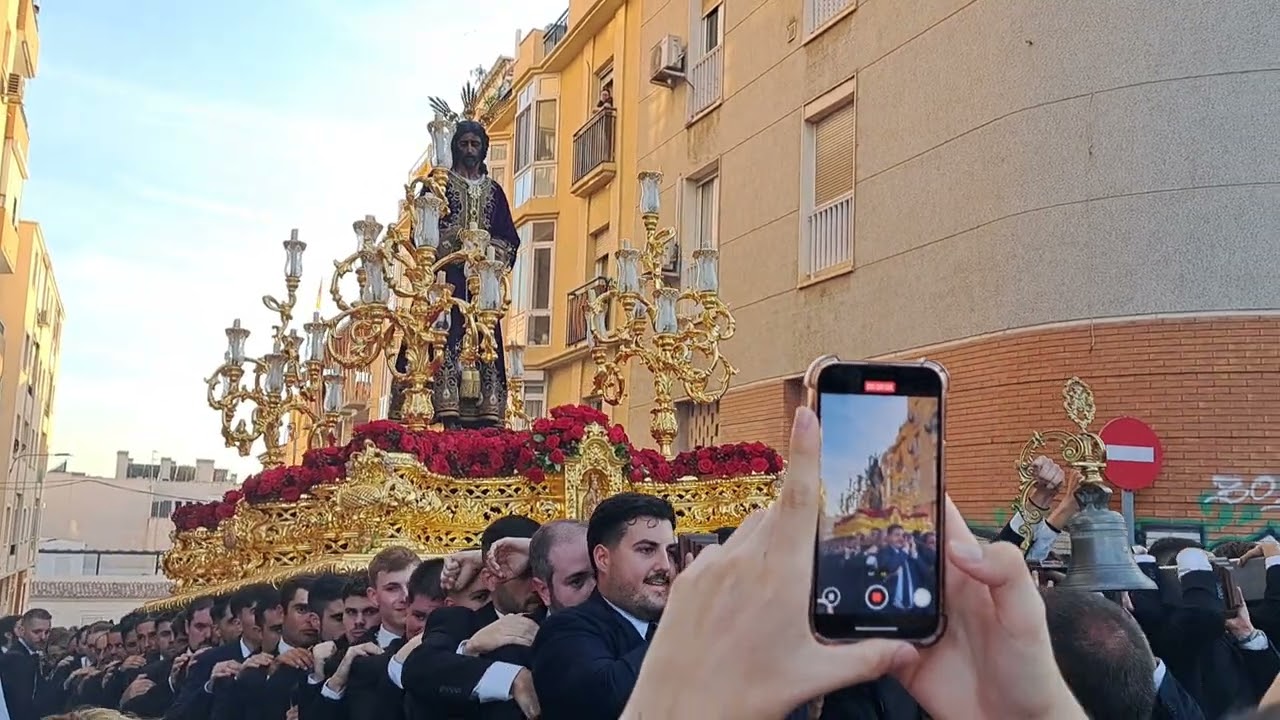 NTRO PADRE JESÚS DE LA SOLEDAD  CALLE CARRIÓN  SALIDA EXT. 25 ANIVERSARIO  4-10- 25 MÁLAGA 